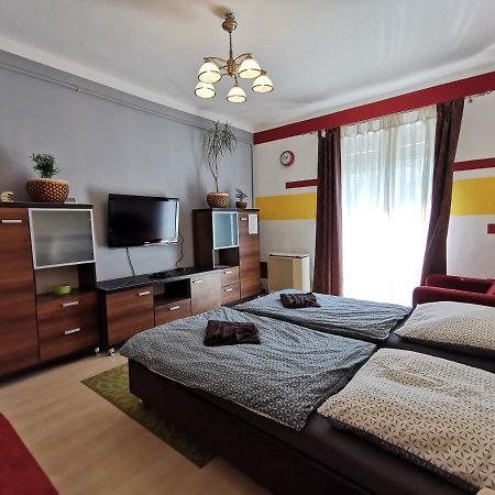 Smart Business Apartman Мішкольц Екстер'єр фото