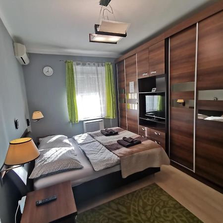 Smart Business Apartman Мішкольц Екстер'єр фото