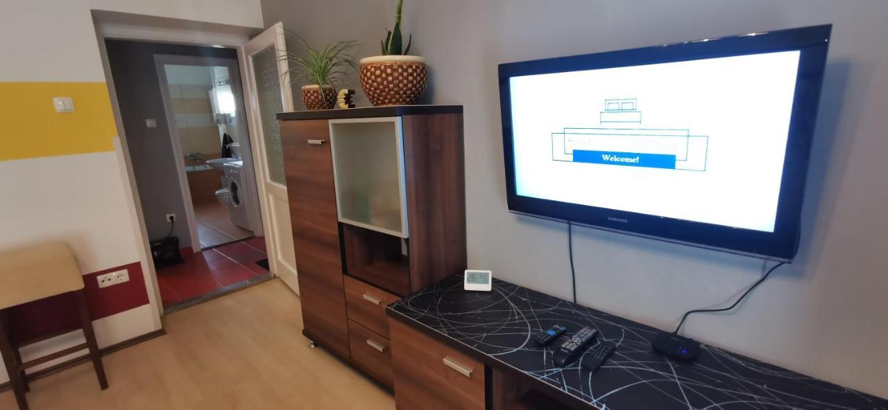 Smart Business Apartman Мішкольц Екстер'єр фото